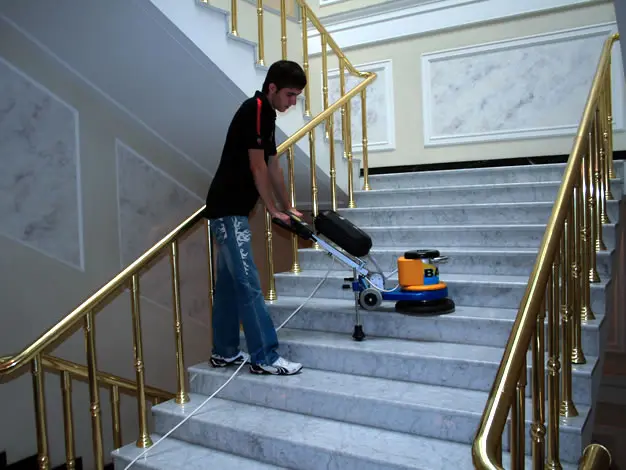 جلي السلالم جلي السلالم